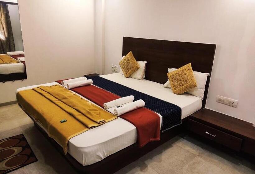 标准间, Manasi Inn