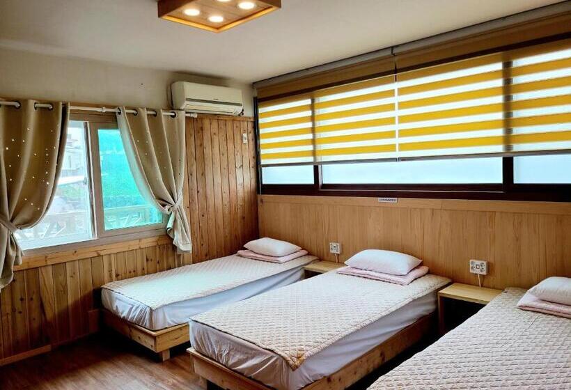 Трехместный Номер Комфорт, Galeum Guesthouse