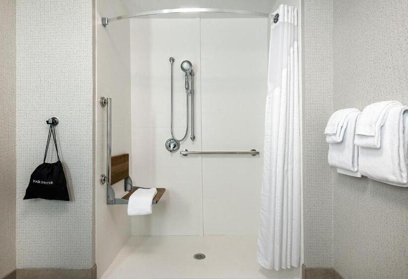 장애인을 위한 스탠다드 룸, Holiday Inn Express Queensbury Lake George Area, An Ihg