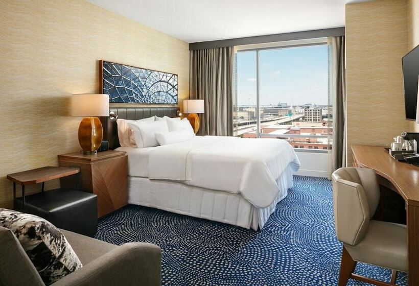 Номер Deluxe, The Westin Milwaukee