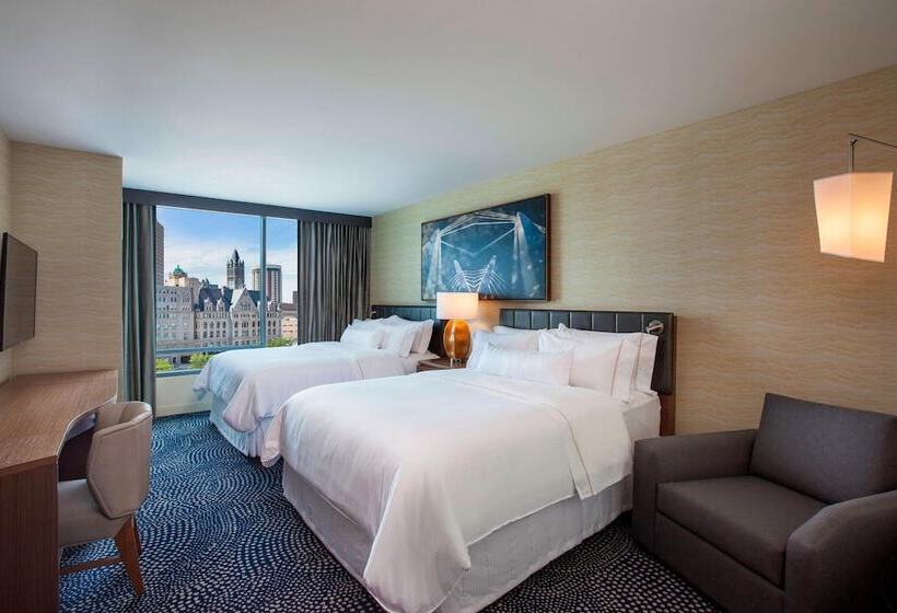 Номер Deluxe, The Westin Milwaukee