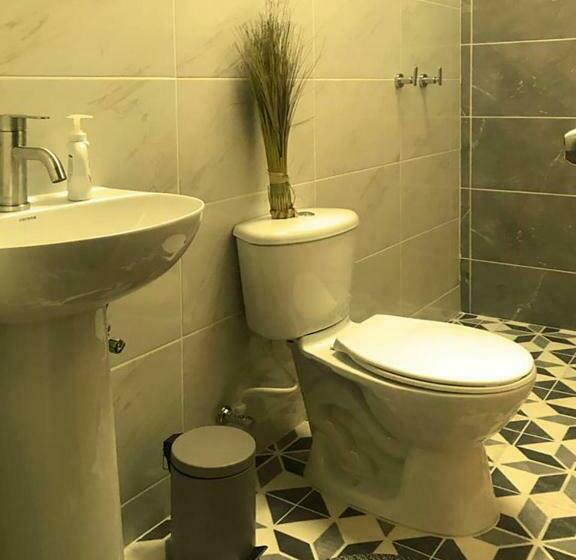 标准间, La Casa Amarilla