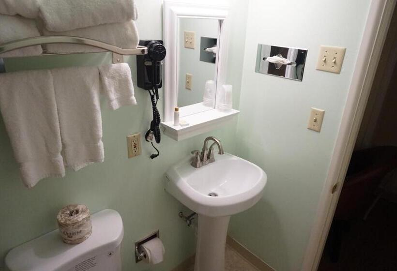 Студия Стандарт, Eagle Crater Lake Inn