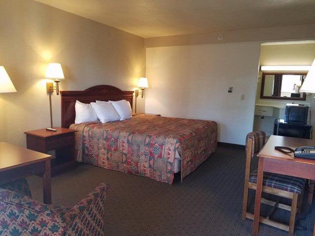 Стандартный Номер Кровать Кинг, Attleboro Motor Inn