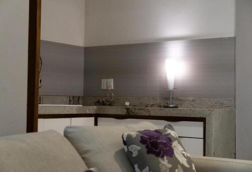 Quarto Triplo Estandar, Infinity Suites Habitación Triple 105