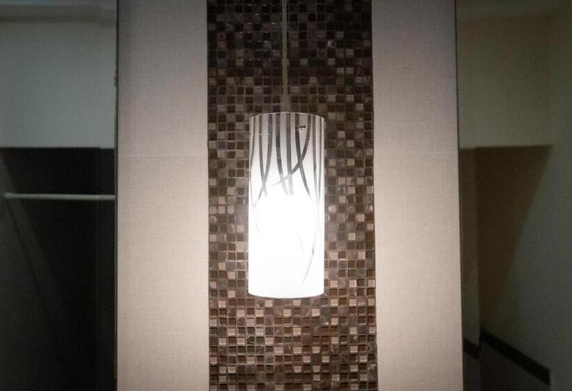 Quarto Triplo Estandar, Infinity Suites Habitación Triple 105