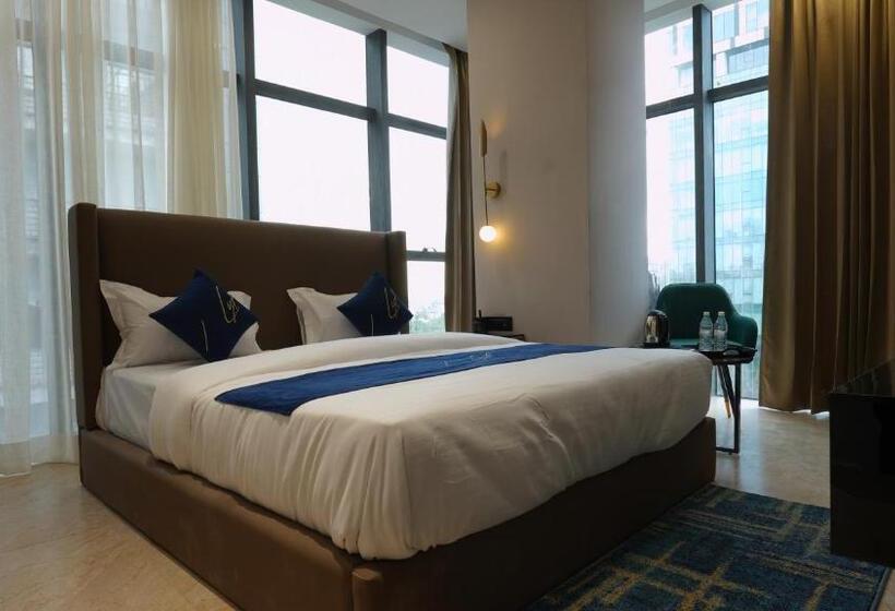 سوییت اجرایی, Aquila Grand Suites   Noida Sector 136