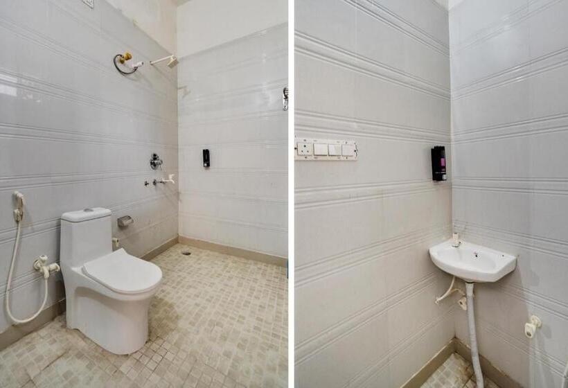اتاق کلاسیک سه تخته, Oyo Hotel Royal Palace