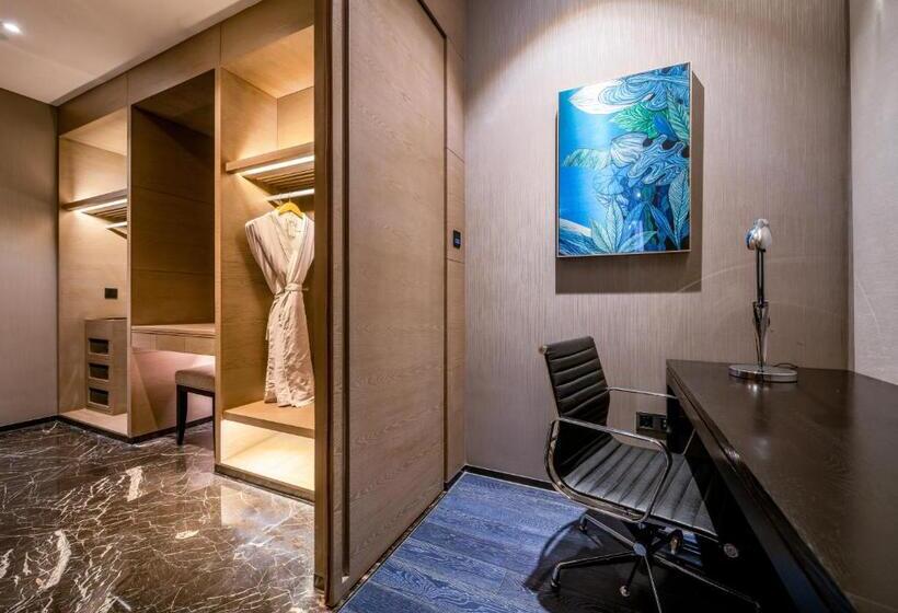 Люкс, Cachet Boutique Kunming Artime