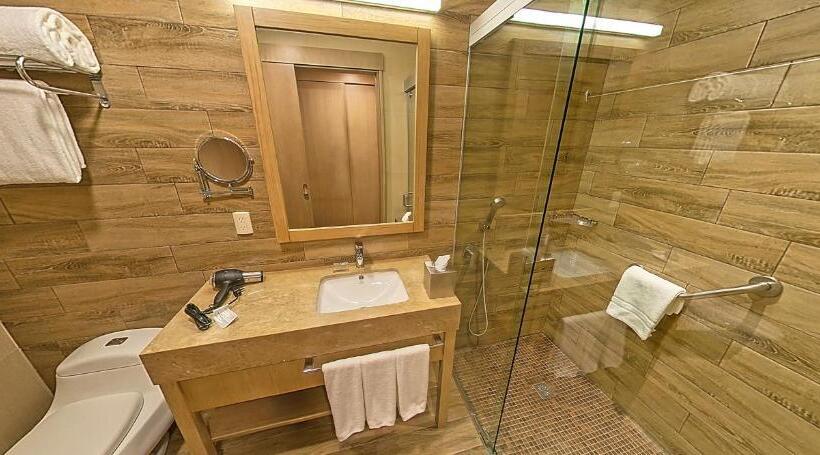 Люкс Deluxe Кровать Кинг, Radisson Hotel Guayaquil