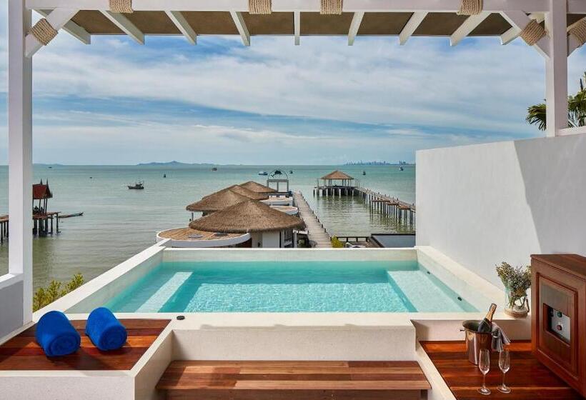 Люкс с Бассейном, Kept Bangsaray Hotel Pattaya