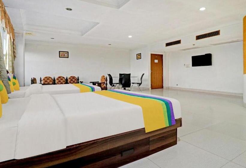 Четырехместный Номер Deluxe, The Regency Hotel Amirtsar