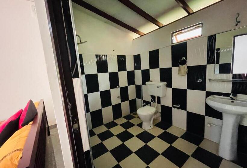 اتاق استاندارد, Railway Bungalow