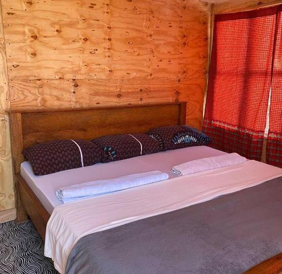 اتاق لوکس با بالکن, Patience Airport Cottages