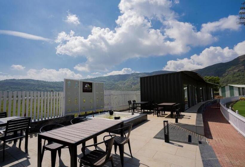 Номер Deluxe, Stay Leisurely Pavillion By The Hills, Lonavala Stadium View Rooms