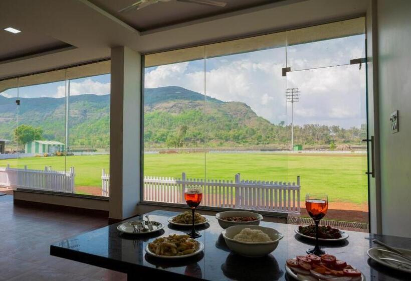 Номер Deluxe, Stay Leisurely Pavillion By The Hills, Lonavala Stadium View Rooms