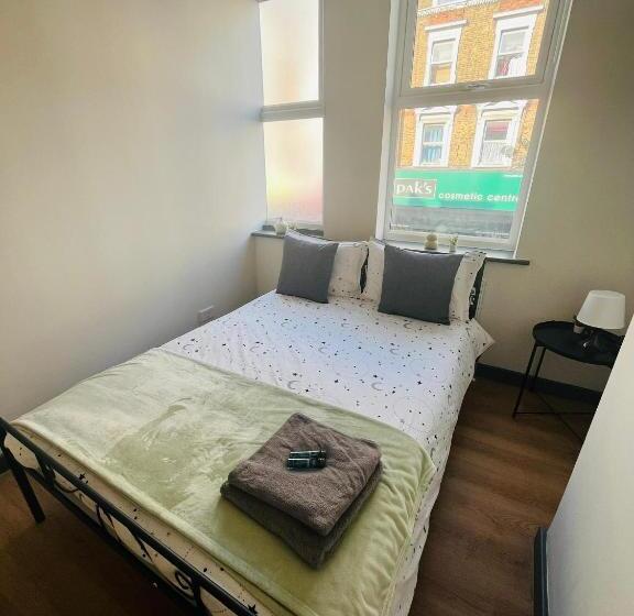 חדר סטנדרט חדר אמבטיה משותף, Kilburn Guest Rooms 167