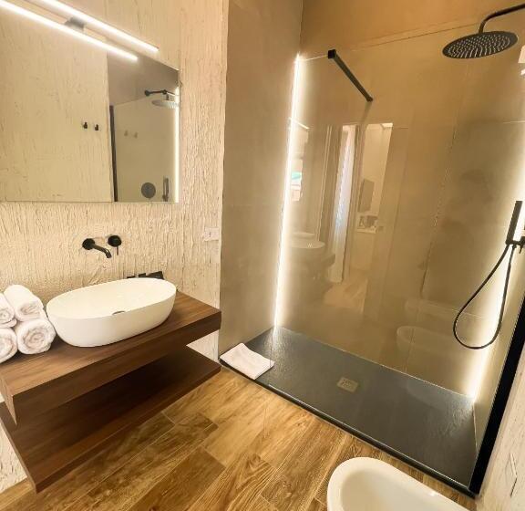 اتاق لوکس با تخت بزرگ, Maison Madeleine
