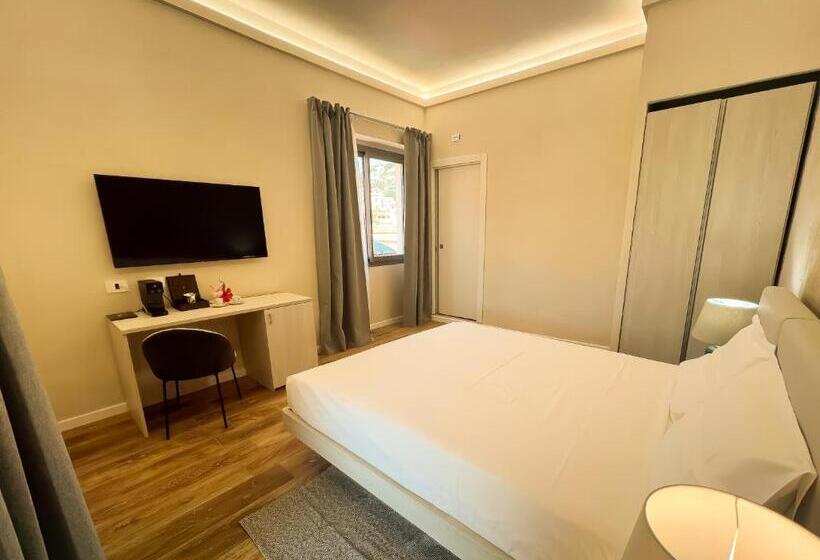 اتاق لوکس با تخت بزرگ, Maison Madeleine