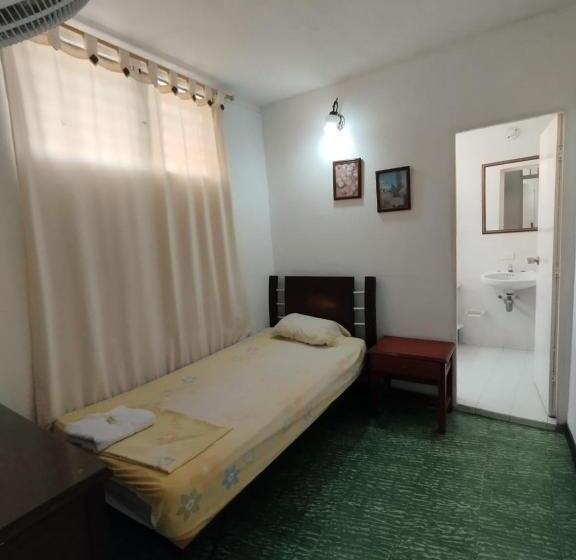 اتاق عادی یک تخته, Casa Opia