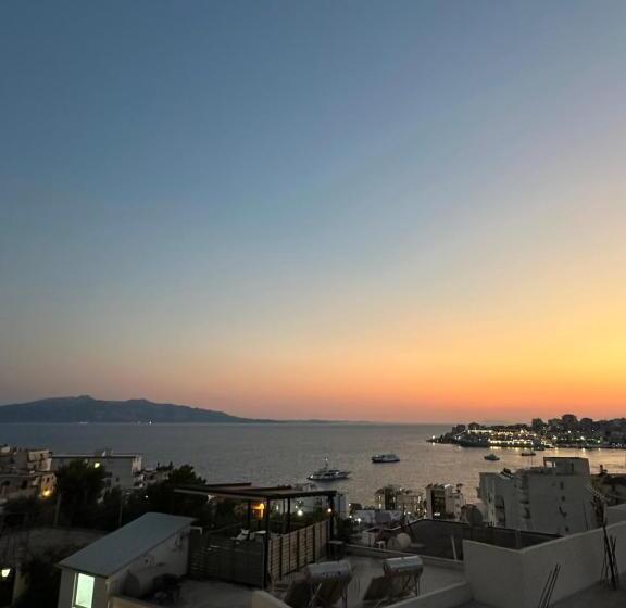 آپارتمان 1 خوابه با بالکن و چشم‌انداز دریا, Io S Apartments