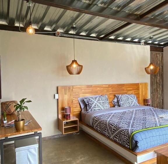 Suite with lake view, Adama Bio