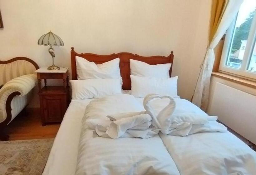 Номер Стандарт с Балконом, Unik Villa Kurz Urlaub Mit Veranda Und Balkon