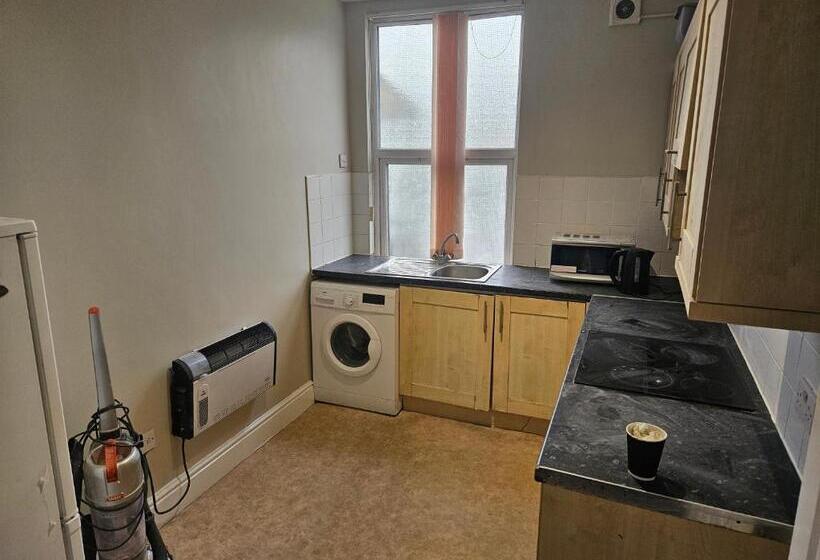 Quarto Estandar, Chorlton Continental
