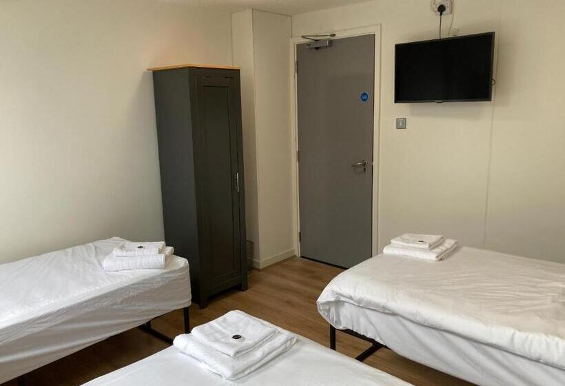 اتاق استاندارد سه نفره, Linlithgow Hostel