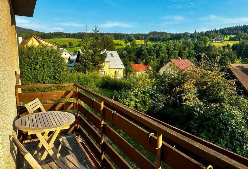 استودیو استاندارد با بالکن, Apartmány Berlín   Rokytnice Nad Jizerou