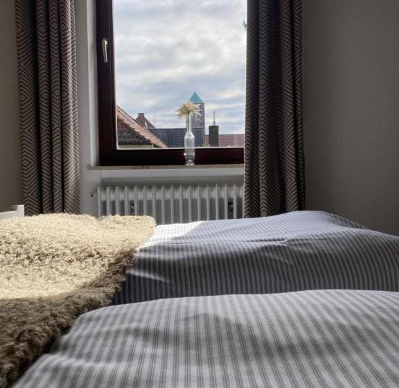 Номер Стандарт Вид на Сад, Deutsches Haus