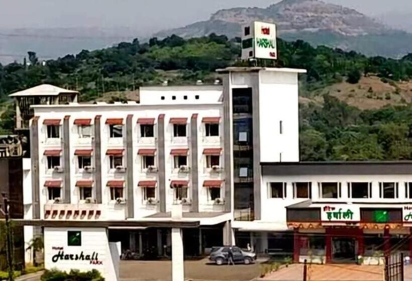 Номер Superior Кровать Кинг, Harshali Residency, Khopoli, Near Imagica