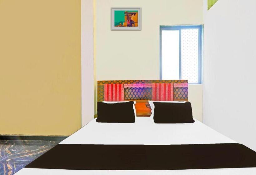 Quarto Triplo Estandar, Spot On S.a.