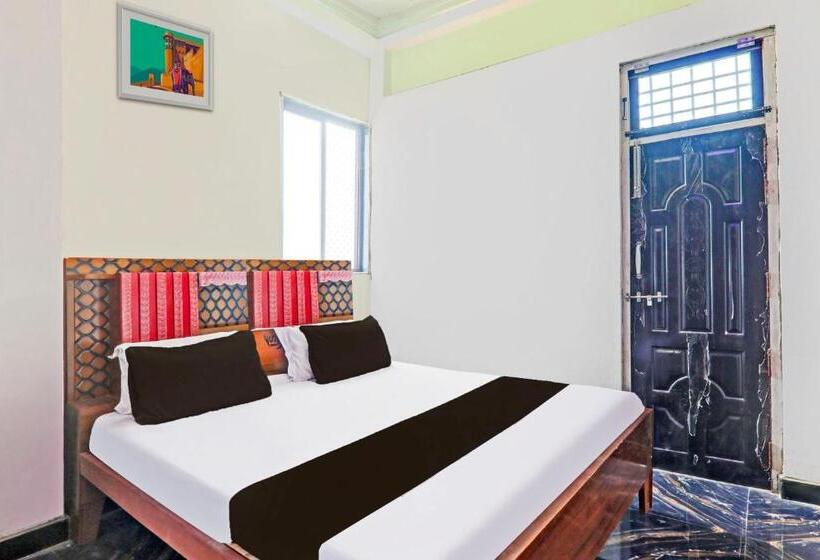 Quarto Triplo Estandar, Spot On S.a.