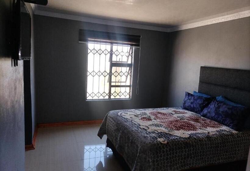 디럭스 룸, Monarca Inn   Affordable Accomodation In Makwane Molapo Location Qwaqwa