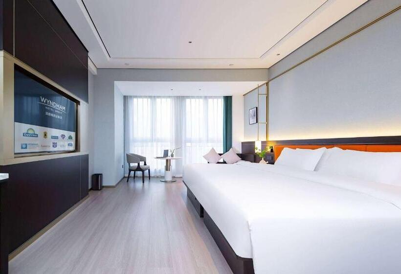 이그제큐티브 룸 킹사이즈 침대, Days Hotel By Wyndham Changsha Kaifu