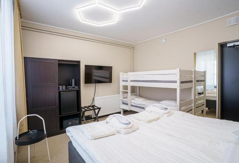 디럭스 4인 룸, Sawohostel