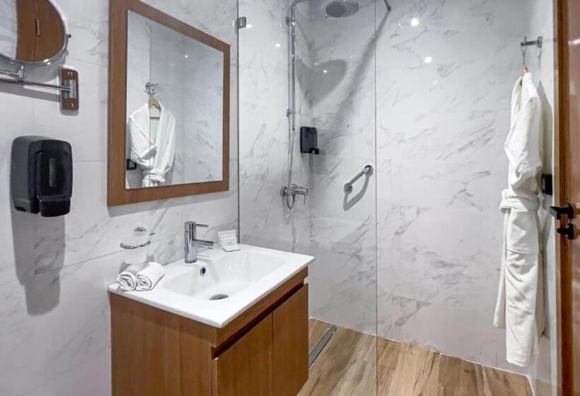 חדר סופריור עם מיטת קינג, Kyriad Prestige City Center Tunis