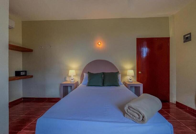 Номер Deluxe с Балконом, Viajero Puerto Escondido Hostel