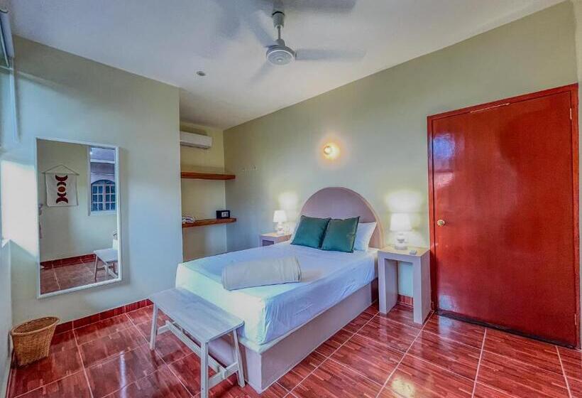 Номер Deluxe с Балконом, Viajero Puerto Escondido Hostel