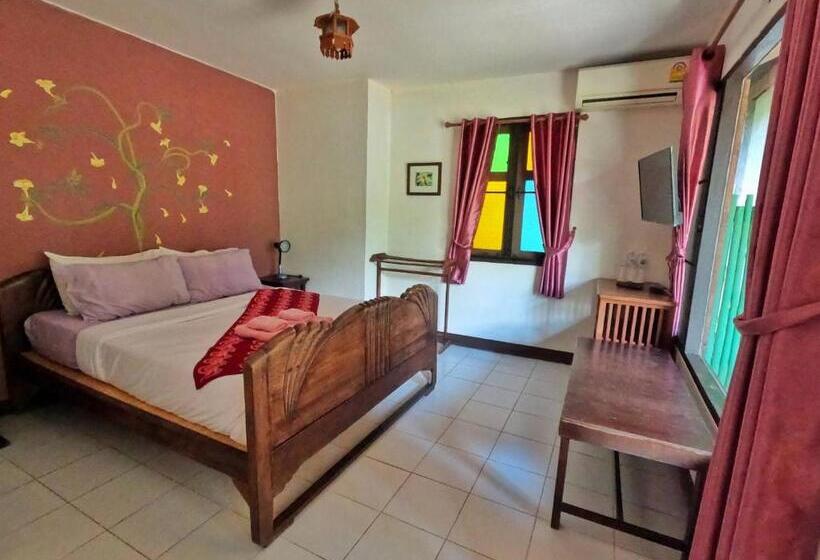 Семейный Номер, บ้านไม้คนเมือง Baan Mai Kon Muang Pai Resort