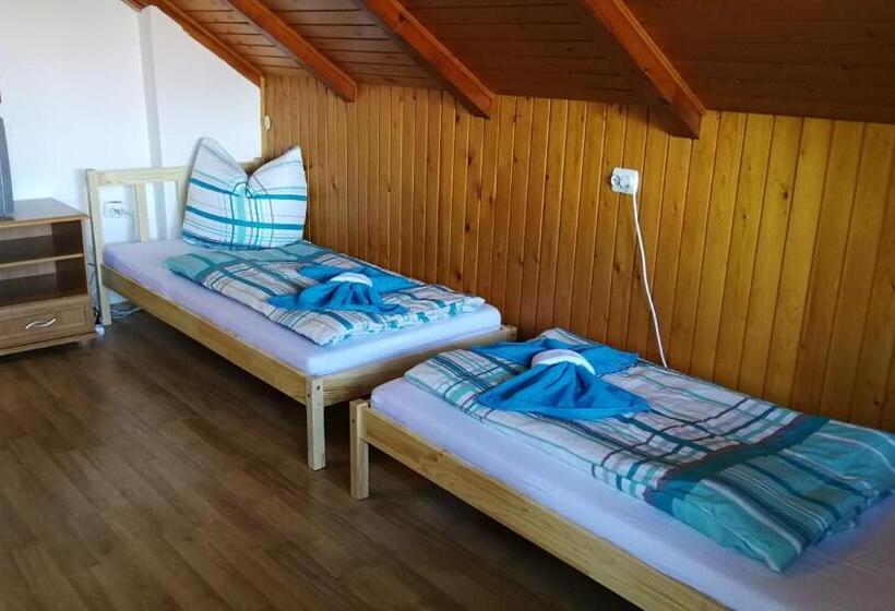 Номер Стандарт с Балконом, Dunakanyar Bed & Breakfast