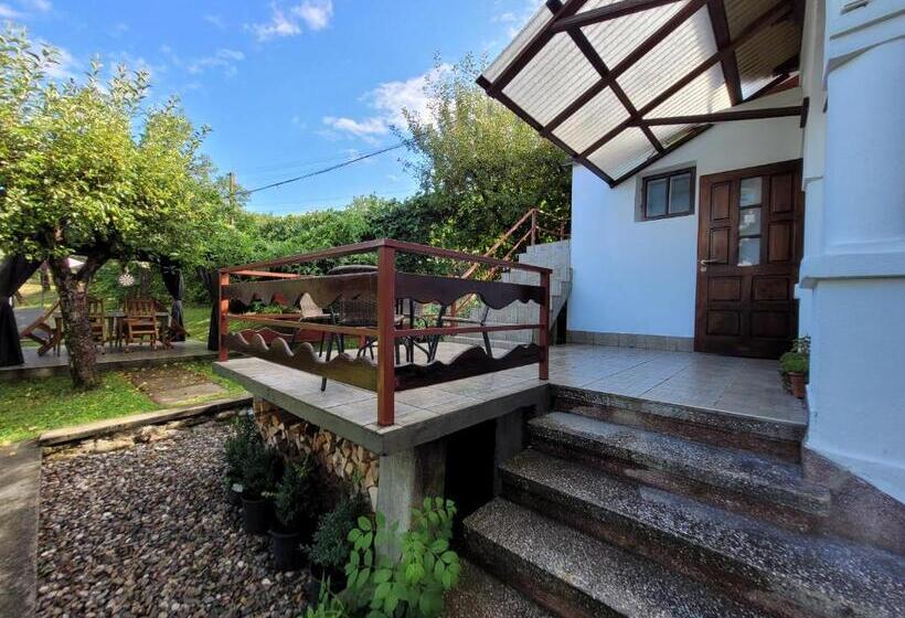 Номер Стандарт, Pensiunea Casa Madalina