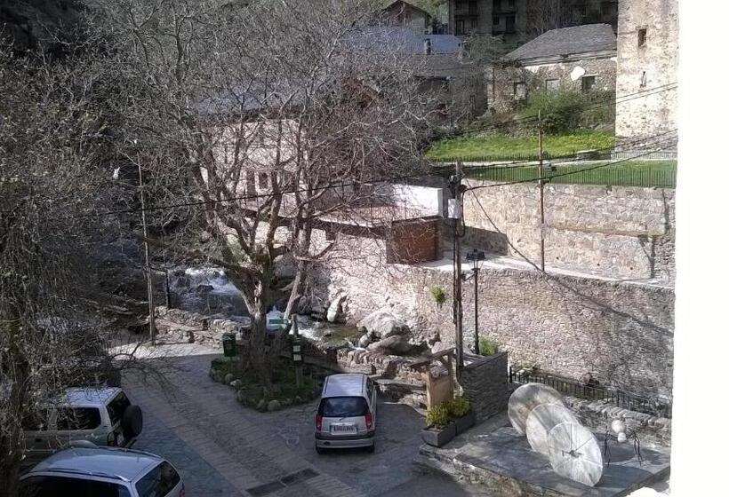 Номер Стандарт, Casa Feliu