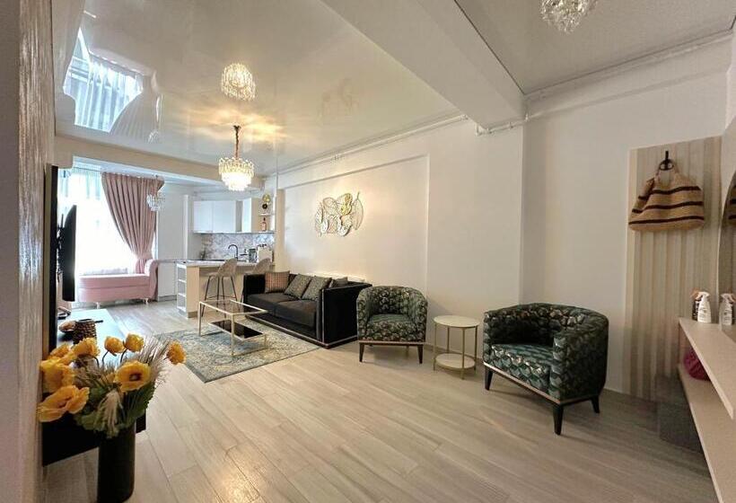 آپارتمان لوکس 1 خوابه, Aparthotel Royal Sea