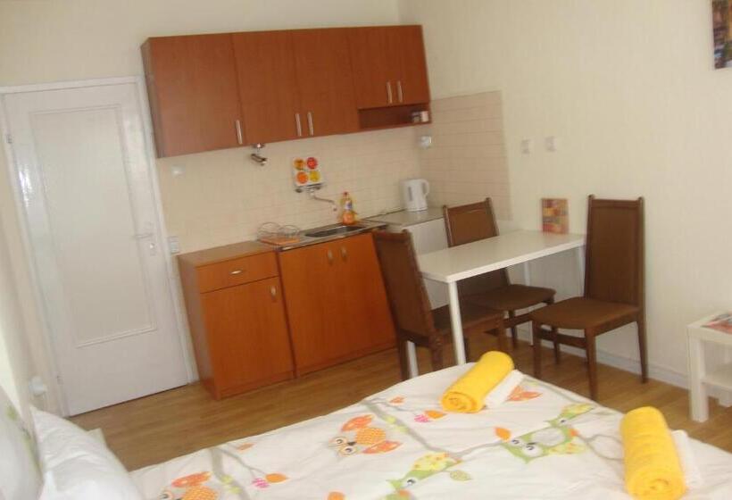Номер Стандарт Трехместный, Guest Rooms Colours
