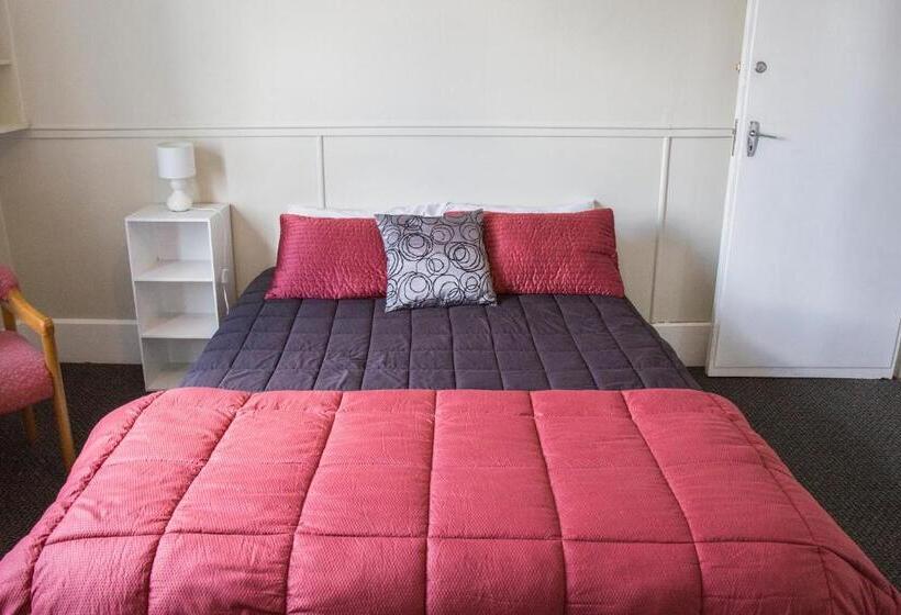Quarto Triplo Comfort, Post Office