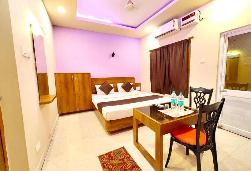 اتاق لوکس, Goroomgo Blue Sagar Puri Near Sea Beach   Newly And Decorated Room With Fully Air Conditioning  Lift