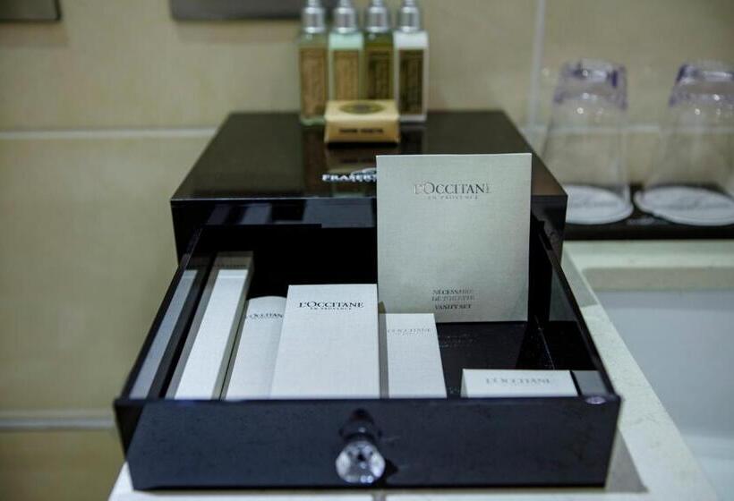 프리미엄 스튜디오, Fraser Suites  Abuja