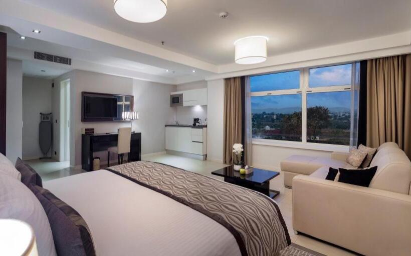 프리미엄 스튜디오, Fraser Suites  Abuja